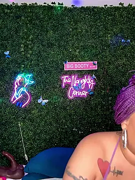 RenaThickAss élő XXX-chatje