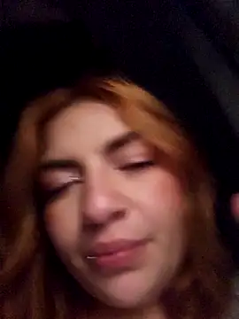 mila_curvy's Webcam Show