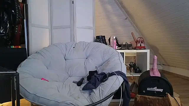 SabdeluxeのライブXXXチャット