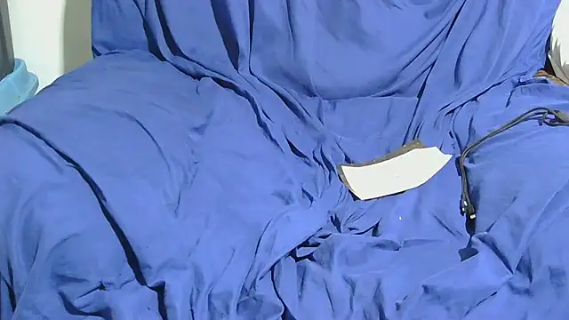 Онлайн чат XXX sluttylaura21