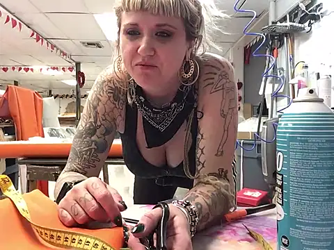 SissyMercy: онлайн-секс-чат