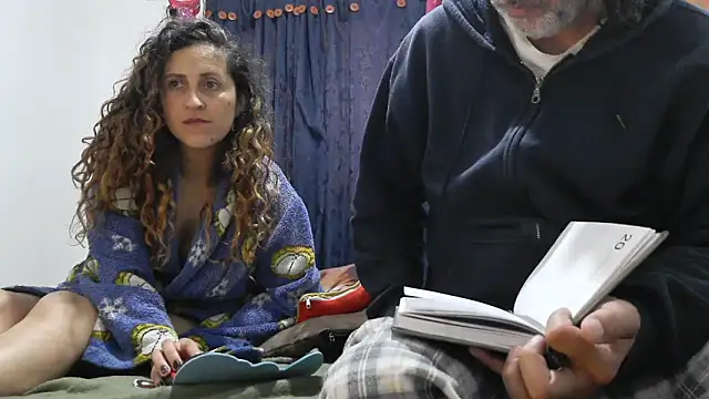 jeans_and_emma Adlı Modelin Canlı XXX Sohbeti