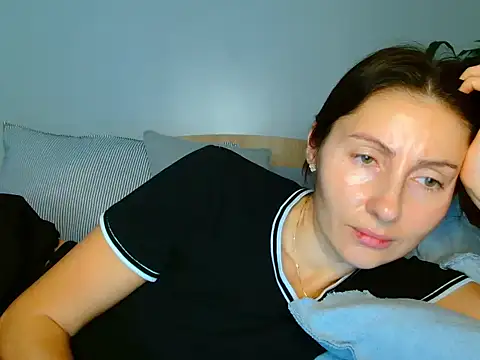 Irina9793 Adlı Modelin Canlı XXX Sohbeti