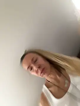 blondi2077 Live XXX-Chat