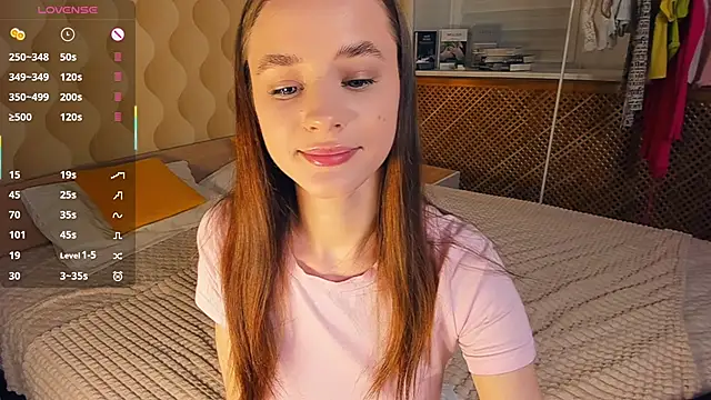 JinnyMcie Chat XXX in diretta