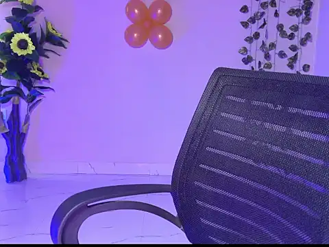 Saira_Hotty Adlı Modelin Canlı XXX Sohbeti