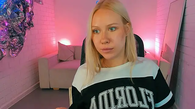 AprilChambers' Live XXX Chat