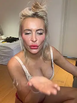 AliceDx's Live XXX Chat