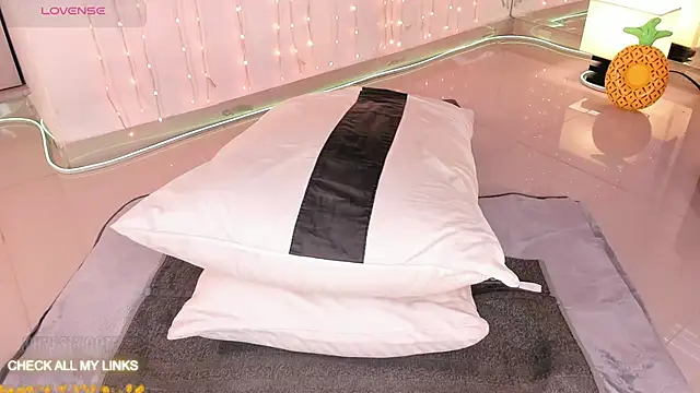 ohyesly_ Adlı Modelin Canlı XXX Sohbeti