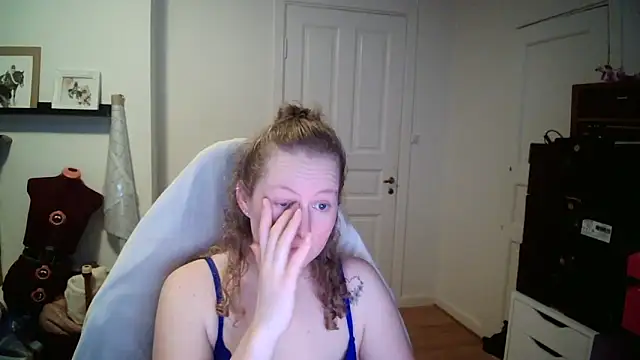 Girlnina-1995 Live XXX-Chat