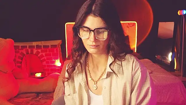 Chatroom XXX en direct de EmilyReal