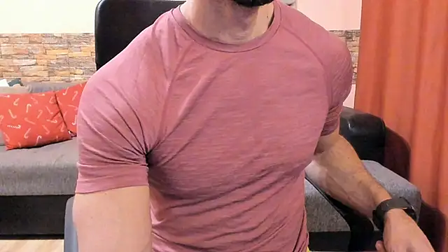 HotHunkTrainer: онлайн-секс-чат