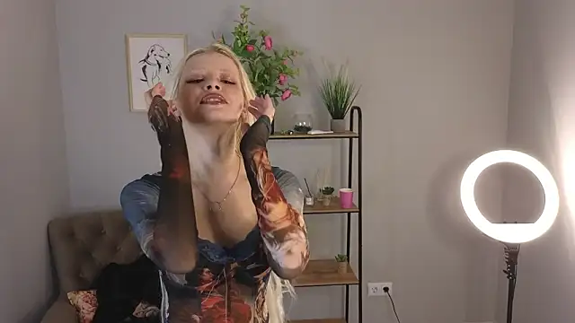 Naomi_Demio Adlı Modelin Web Kamerası Şovu