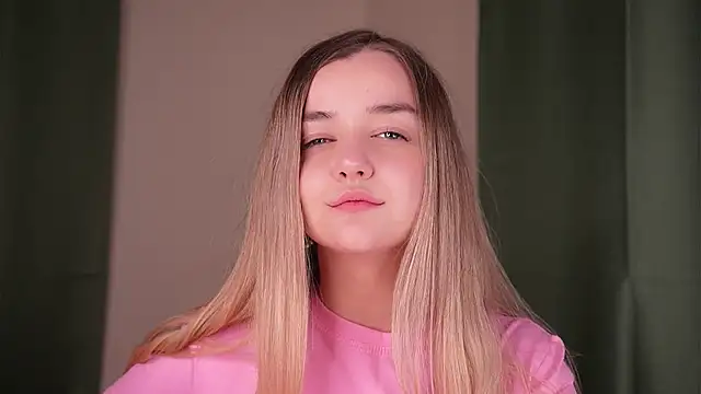 CecilyTouma Chat XXX in diretta