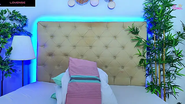 Chat +18 de DaliyaArabian ao vivo