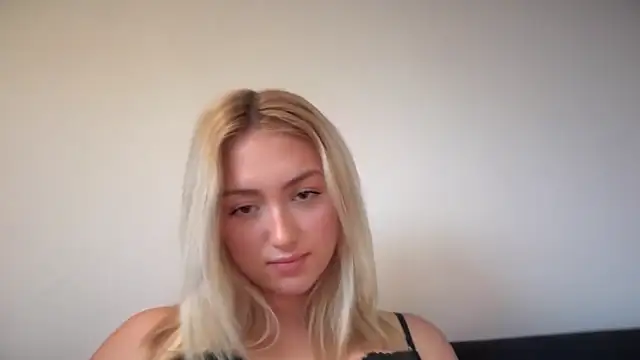 Kitty_Swetty Live XXX-Chat