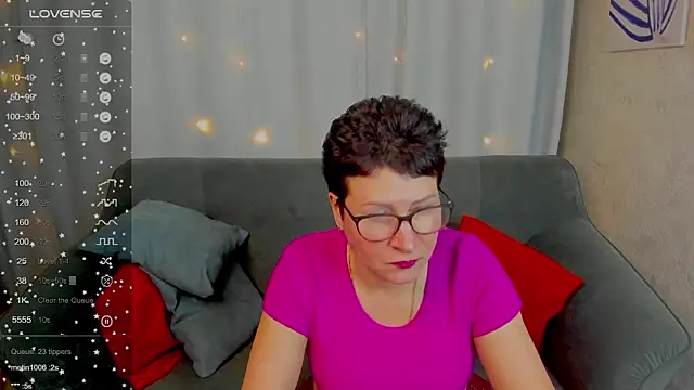 Chatroom XXX en direct de JennyMons