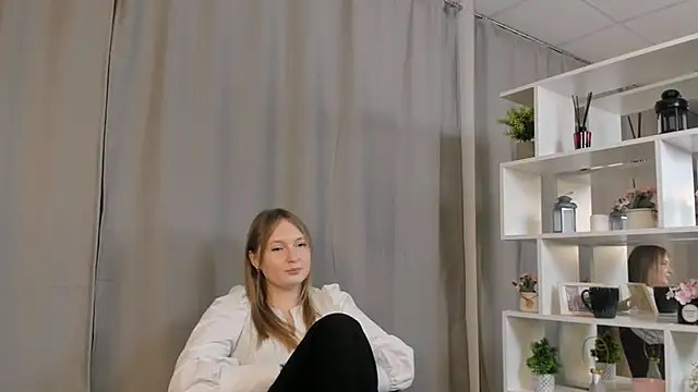 FlorineWarschaw Chat XXX in diretta