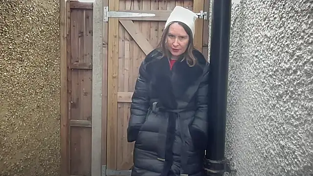 eatmypie69 Adlı Modelin Canlı XXX Sohbeti