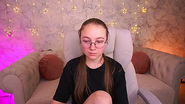 ArrinaWairr Live XXX-Chat