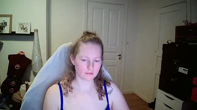 Girlnina-1995 Live XXX-Chat