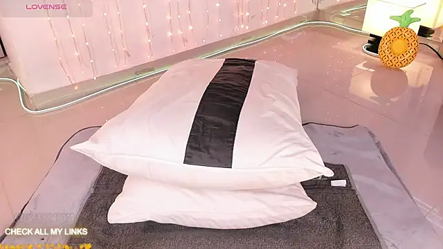 Chat +18 de ohyesly_ ao vivo