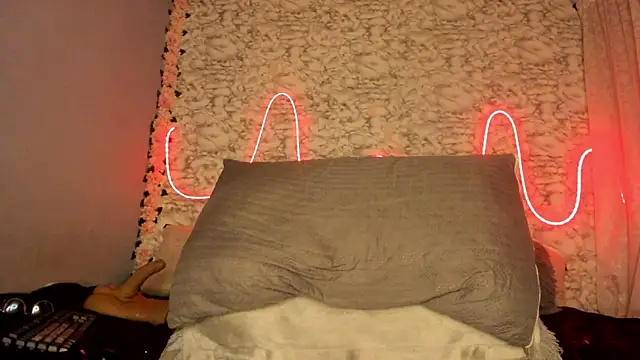 Chatroom XXX en direct de Morochaa-fire