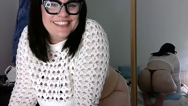 Cuquita83 Live XXX-Chat