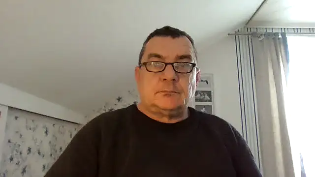 Nobbie444: онлайн-секс-чат