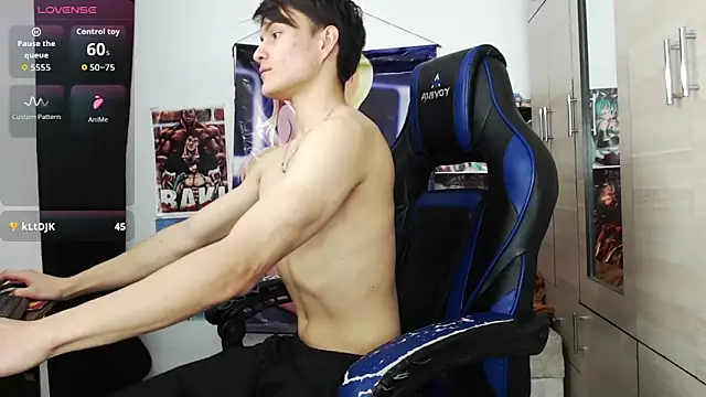 sr_jaeger's Live XXX Chat