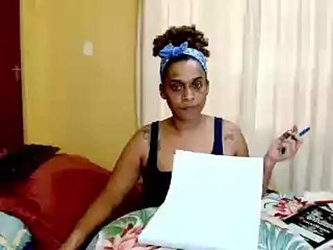 MiZzCreator: онлайн-секс-чат