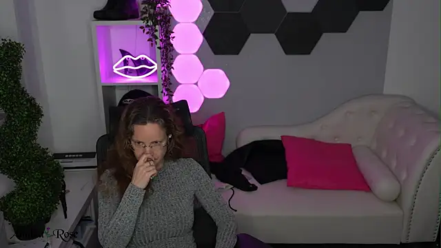 AnnikaRose élő XXX-chatje