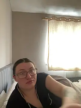 PoppyPlays669 Webcam show