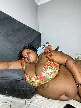 دردشة MissLola27 الجنسية المباشرة