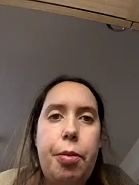 JuicyLucyy69 Show in webcam