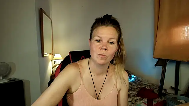 دردشة CallMeMaria الجنسية المباشرة