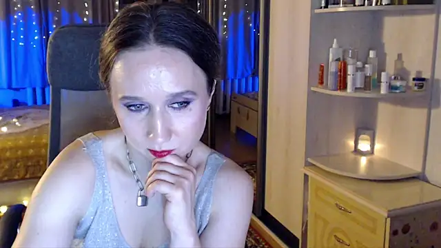 Chat XXX en directo de ClassyInna