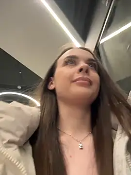 KristiRich Adlı Modelin Canlı XXX Sohbeti