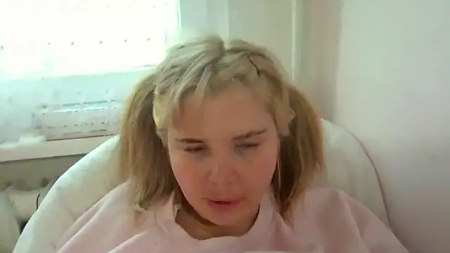 HornyElena Chat XXX live