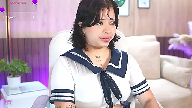 IzisLust: онлайн-секс-чат