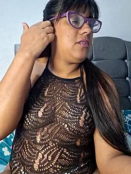 ZaidaWet: онлайн-секс-чат