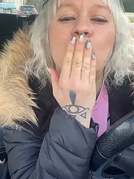 poussichienne's Live XXX Chat