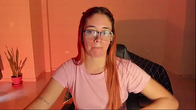 atenas_05_'s Live XXX Chat