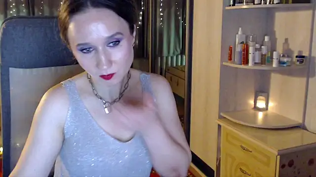 ClassyInna Chat XXX in diretta