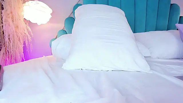 AlassiaHocthner Chat XXX in diretta