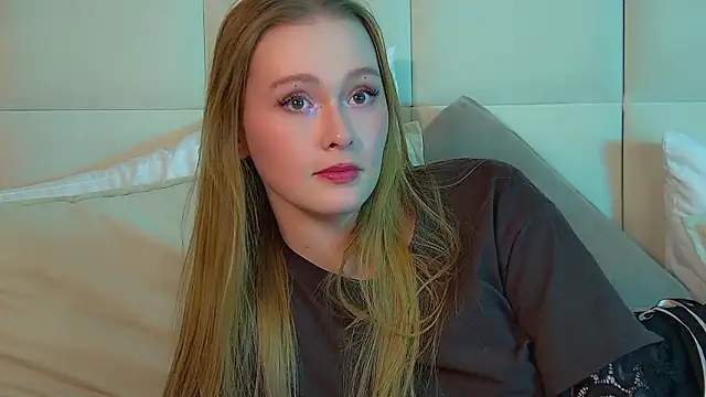 AgataFoxley Adlı Modelin Canlı XXX Sohbeti