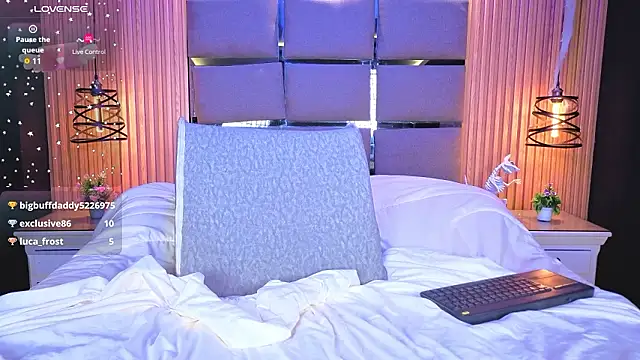 Emily_Roberts9's Live XXX Chat