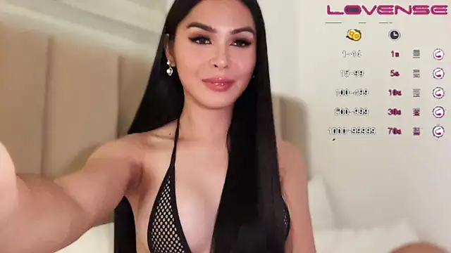 callMeMartina_Lyn Adlı Modelin Canlı XXX Sohbeti