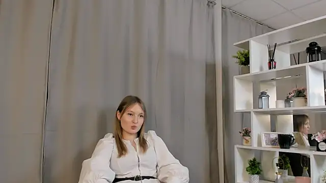 FlorineWarschaw Adlı Modelin Canlı XXX Sohbeti