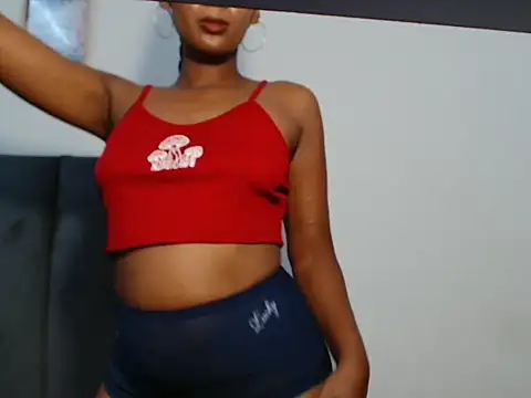 Moreish-06's Live XXX Chat